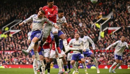 开云中国-曼联3-1巩固前三！卡里克演后发制人，卡塞米罗破局B费破助攻纪录