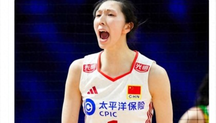 开云官网-米兰女排向吴梦洁报价？中国新星面临李盈莹式困境，勿让悲剧重演|AC米兰|江苏女排|中国女排|龚翔宇|范泊宁_新浪体育_新浪新闻