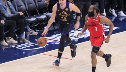 开云中国-东契奇单场至少46分7板11助且命中8记三分 历史第二人&amp;比肩16哈登