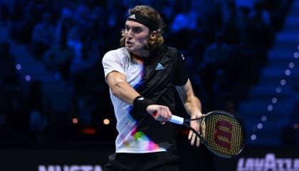 开云中国-无聊同事不无聊！西西帕斯戏剧化战胜梅德维德夫