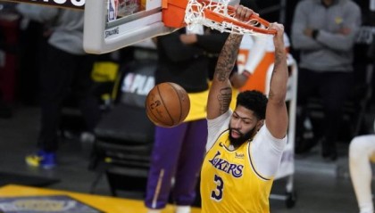 开云官网-三分失准又何妨？湖人统治内线！晋级已是时间问题