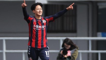 开云移动端-体坛亚洲连线：韩国梅西苏宁铁卫为何落选东亚杯？