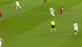 【欧冠】莱万11分钟戴帽 穆勒双响 拜仁7比1胜进8强